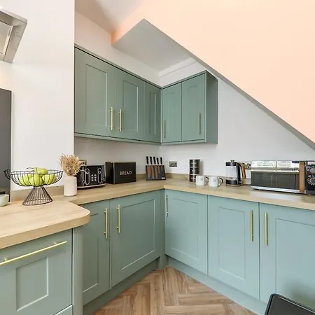 Mayfield 98 Stylish Townhouse With Hot Tub Tatil Evi Harrogate