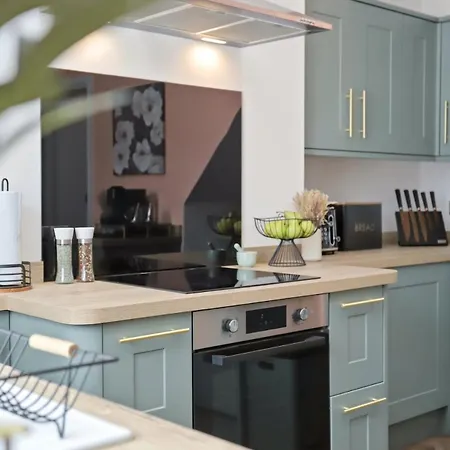 Mayfield 98 Stylish Townhouse With Hot Tub * هاروغايت