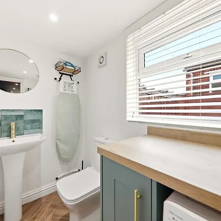 Tatil Evi Mayfield 98 Stylish Townhouse With Hot Tub