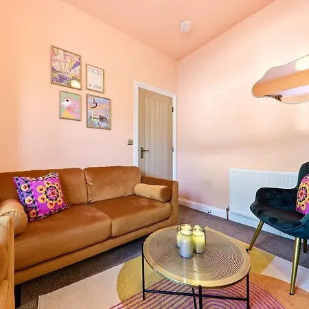 Mayfield 98 Stylish Townhouse With Hot Tub Tatil Evi Harrogate